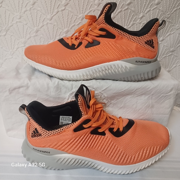 Adidas Men Size 10 Peach and Black Sneakers - Picture 4 of 11